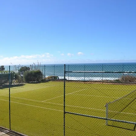 Isis Villa Colares