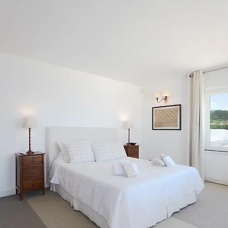 Isis Villa